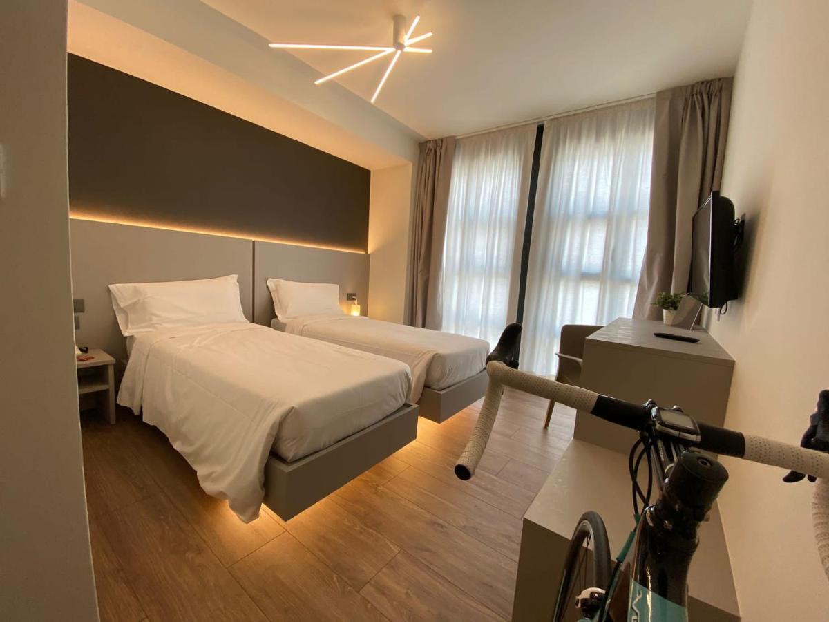 Fly Bike Hotel Trento Eksteriør bilde