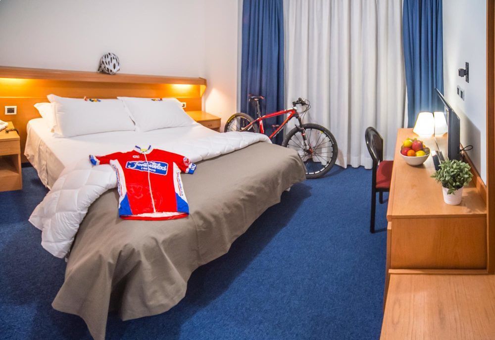 Fly Bike Hotel Trento Eksteriør bilde
