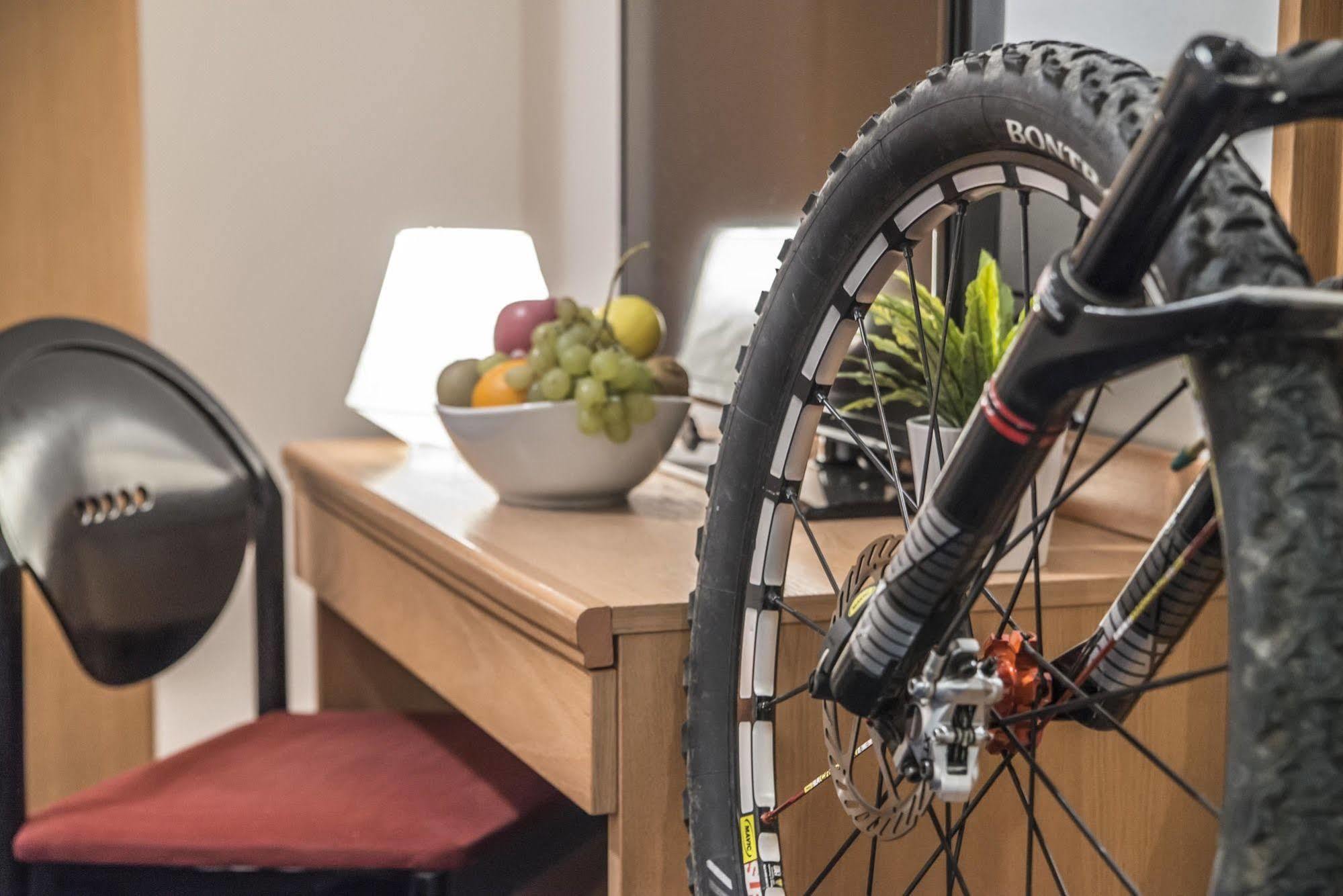 Fly Bike Hotel Trento Eksteriør bilde